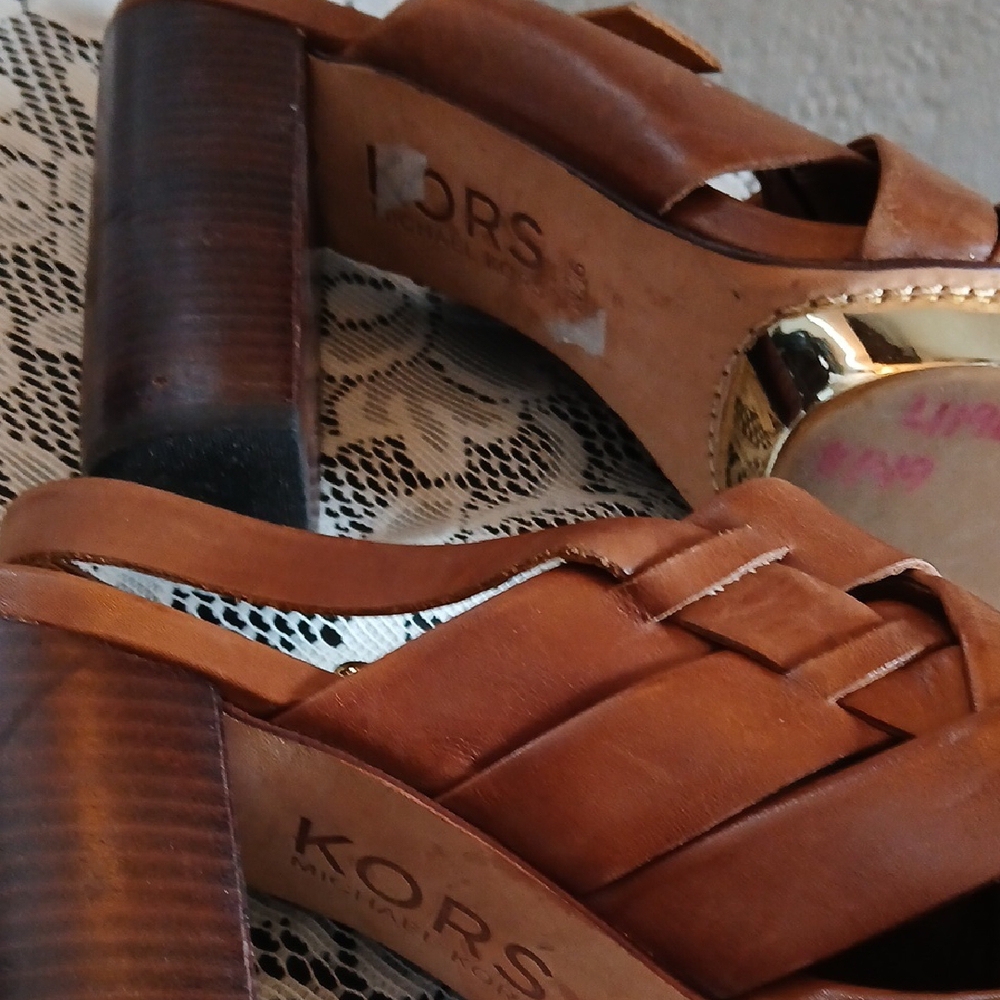 Michael Kors Brown Leather Heels with Woven Design - Picture 5 of 9